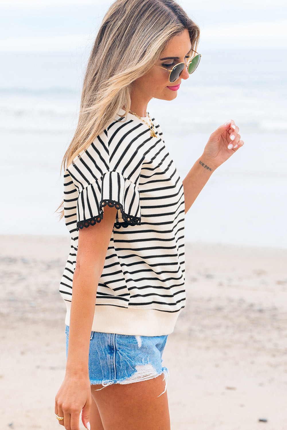 Black Stripe Scallop Lace Trim Ruffle Short Sleeves Crewneck Top